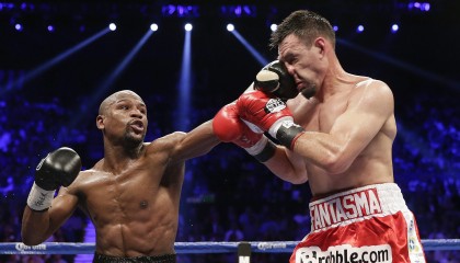 开云体育在线-西决生死战之夜，阿尔瓦雷斯压制级发挥，当沉默成为最响亮的宣言