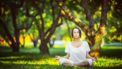 开云体育APP下载-冰与火之歌，库尔图瓦神扑救主，泰国憾平冰岛续写亚洲荣光