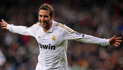 开云体育官网-东契奇爆发难敌铁血洪流，凯尔特人踏平独行侠彰显冠军底蕴