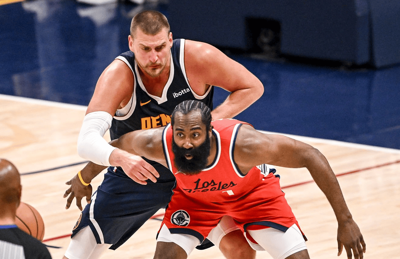 快船险胜掘金，克莱刷新纪录